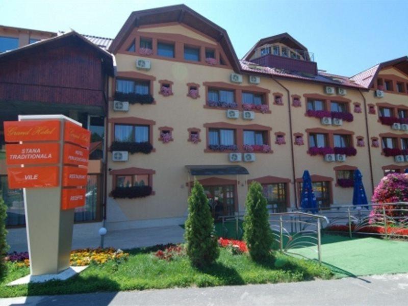Grand Hotel Perla Ciucasului Tărlungeni 外观 照片