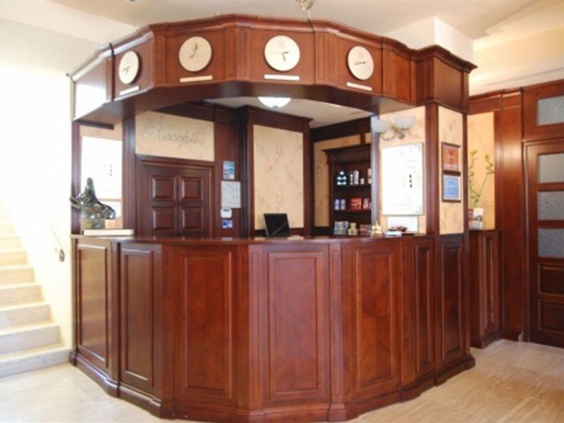 Grand Hotel Perla Ciucasului Tărlungeni 外观 照片