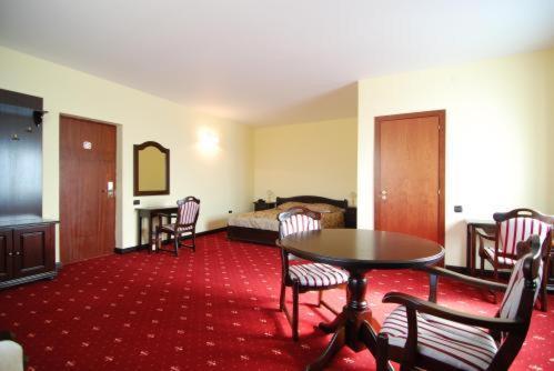 Grand Hotel Perla Ciucasului Tărlungeni 外观 照片