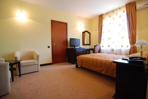 Grand Hotel Perla Ciucasului Tărlungeni 外观 照片